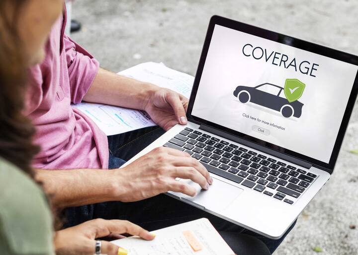 graphic showcasing the tailored SR22 car insurance plans available for drivers in Colorado Springs.
